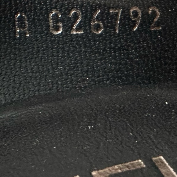 SOLD Chanel Interlocking CC Logo Pumps - Picture 9 of 9